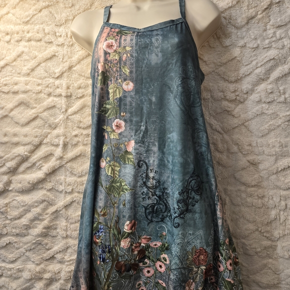 Floral Patterned Dress - Picture 5 of 6